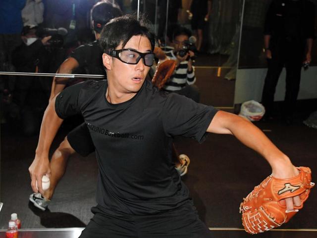 “ゴーグル佑ちゃん”で飛躍だ　日本ハム・斎藤佑、新兵器で投球術向上へ