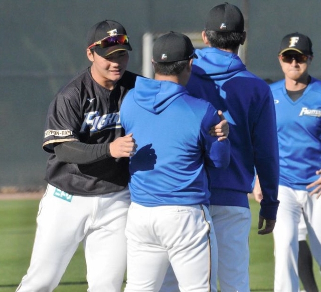 日本ハム清宮、特守で「Ｙｅａｈ！」　積極的声出しでムード盛り上げる