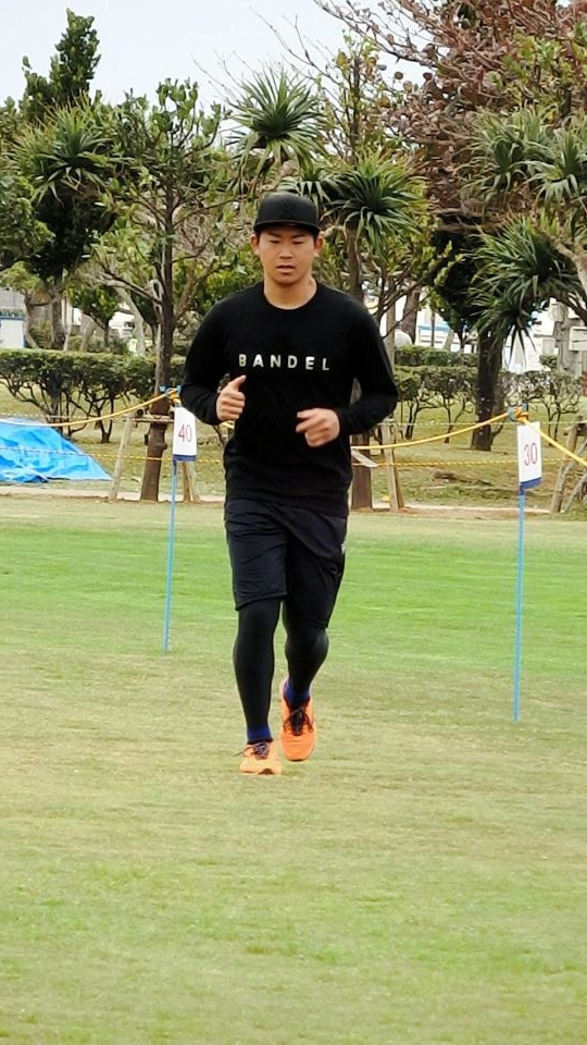 休日返上でトレーニングを行ったＤｅＮＡ・今永＝沖縄・宜野湾