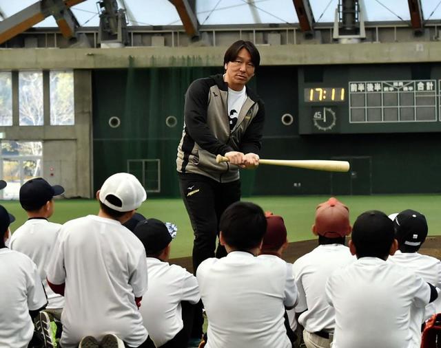 巨人・松井臨時コーチが野球教室「いい思い出になってくれれば」