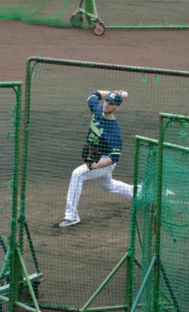 ランチ打撃で打撃党手を務めたヤクルト・ブキャナン