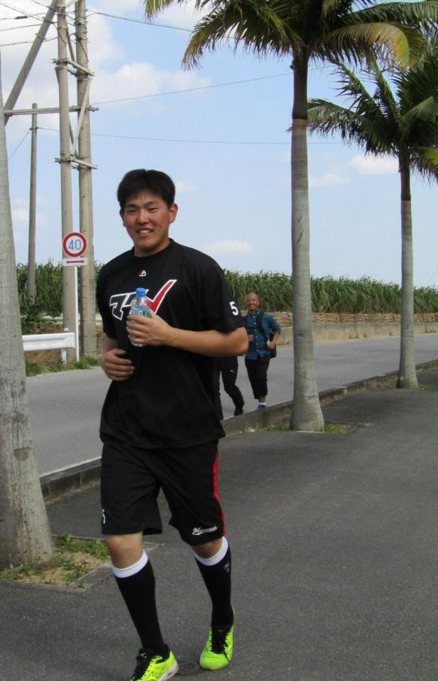 　フレッシュさをアピールした安田