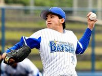 ２イニングを１失点に抑えたＤｅＮＡ・東克樹＝宜野湾（撮影・棚橋慶太）