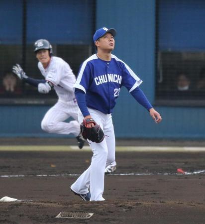 　１回、塩見（左）に左中間ソロを浴びる大野雄＝宮崎アイビー