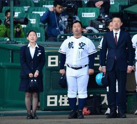 日本航空石川 元女子球児マネも勝利に歓喜 ＣＡ風制服で話題/野球