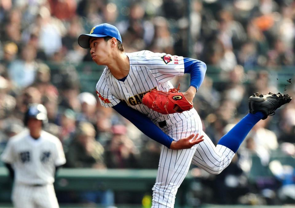 先発投手の中央学院・大谷＝甲子園（撮影・中田匡峻）