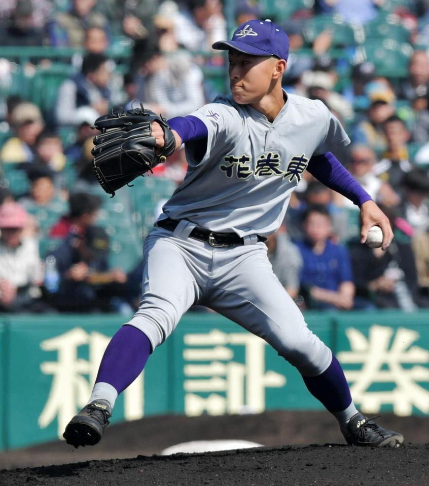 力投する花巻東・田中＝甲子園（撮影・神子素慎一）