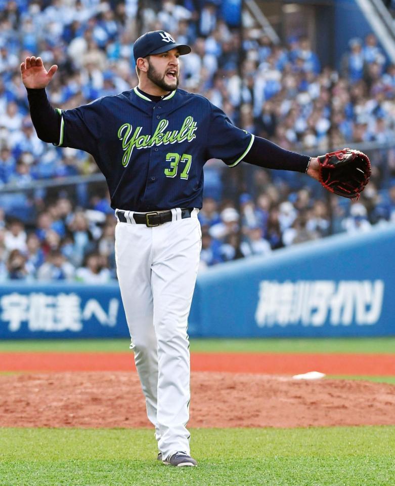ＤｅＮＡ戦の９回に登板し、来日初セーブを挙げたヤクルトのカラシティー＝横浜