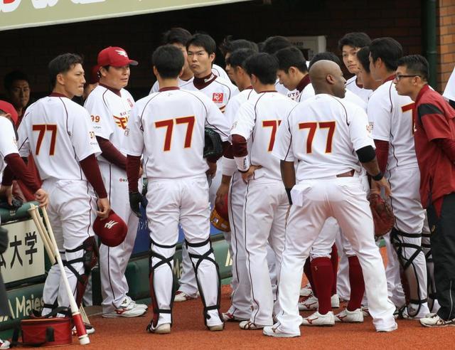 楽天 本拠地開幕戦で星野仙一副会長の背番号７７を着用 野球 デイリースポーツ Online