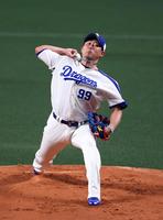 　先発し力投する松坂（撮影・山口登）