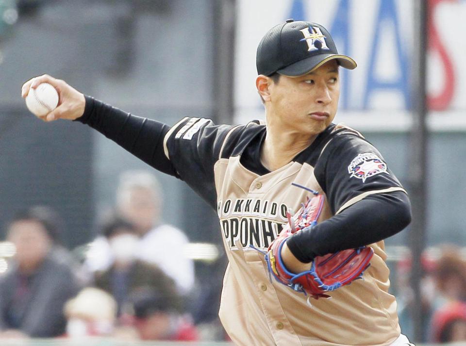 　８回１失点の好投で今季初勝利を挙げた日本ハム・村田＝楽天生命パーク