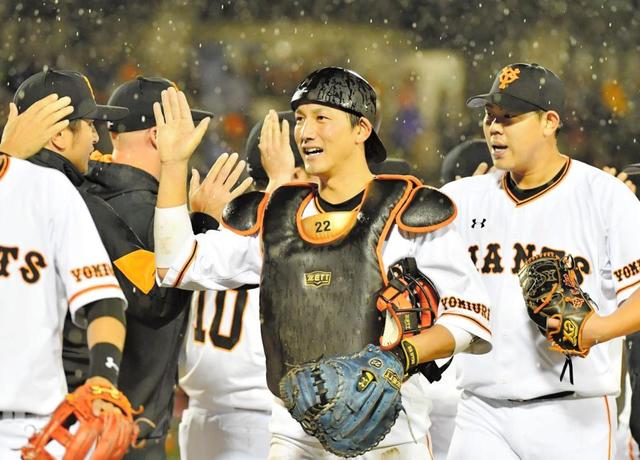 巨人が4連勝で3位浮上 山口俊が2戦連続完投勝利 小林が首位打者