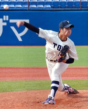 今季最長となる３回を投げ、２失点の東洋大・甲斐野