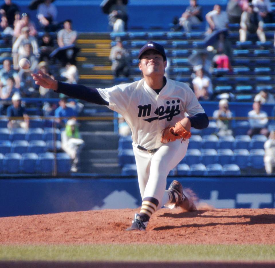 リーグ戦初完投初完封を飾った明大・伊勢