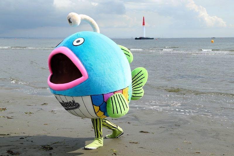 謎の魚ＩＮ浜辺
