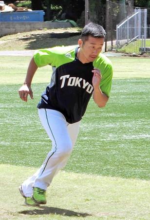 　投手指名練習に参加し、ダッシュする石川