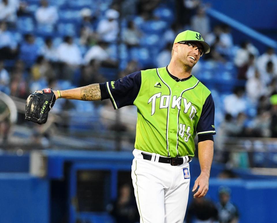 　３回、西村の先制２ランを浴び悔しがるハフ（撮影・園田高夫）