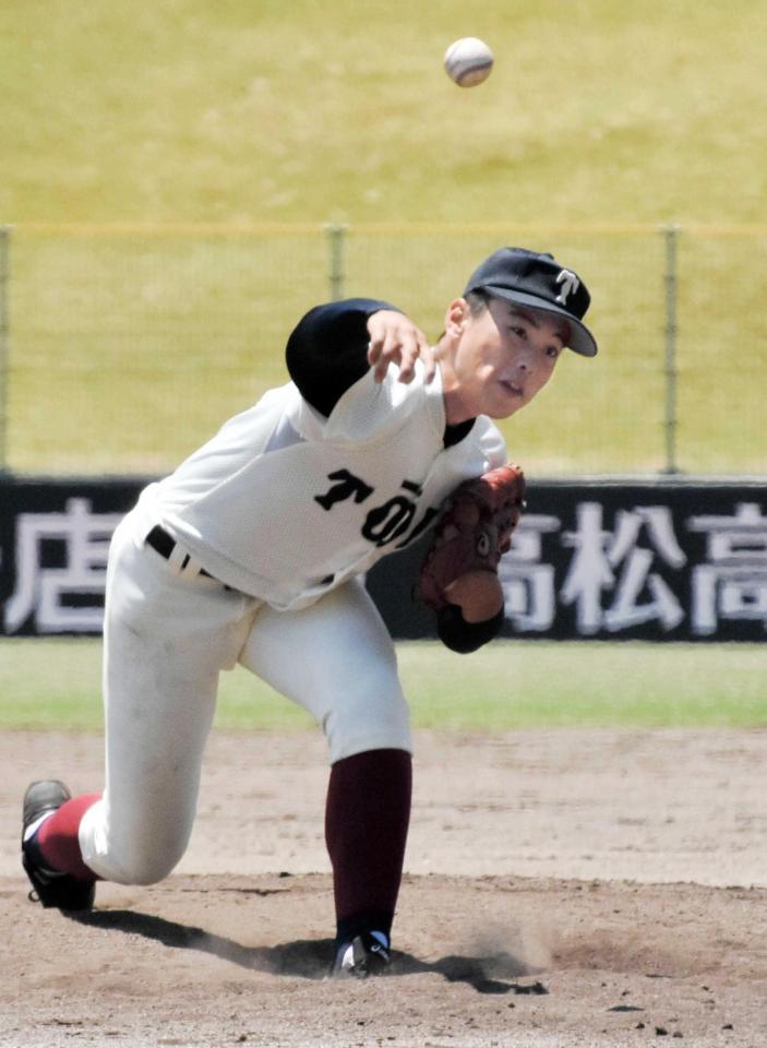 　大手前高松戦で３回を無安打無失点に抑えた大阪桐蔭・仲三河