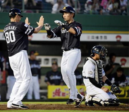 決勝の本塁打、試合後に審判団「ファウルでした」→オリックス関係者 ...