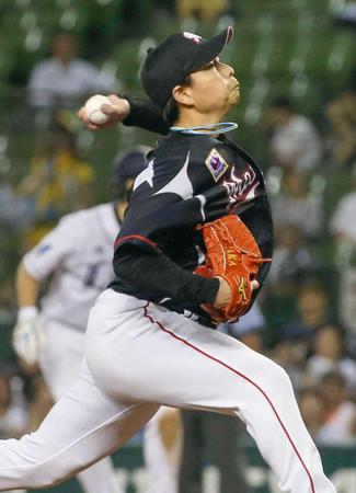 　７回、源田を一ゴロに打ち取り、１球で今季初勝利を挙げた松永