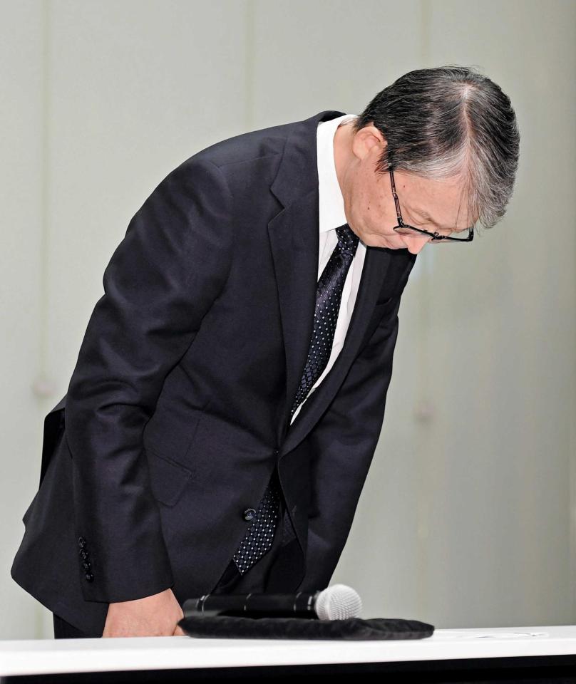 　冒頭、度重なる不祥事に対して謝罪する山口寿一オーナー