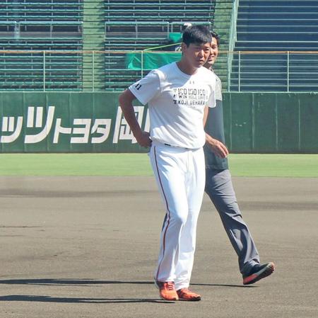 倉敷マスカットスタジアムで２４日・ヤクルト戦に先発する巨人・内海は同球場で最終調整