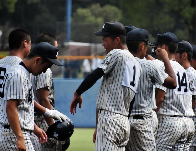 明徳義塾敗れる９連覇ならず　高知商が12年ぶり23回目の夏甲子園