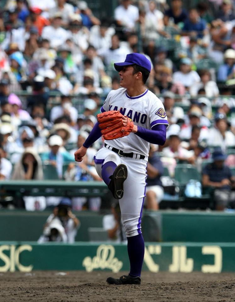 力投する金足農・吉田＝甲子園（撮影・山口登）