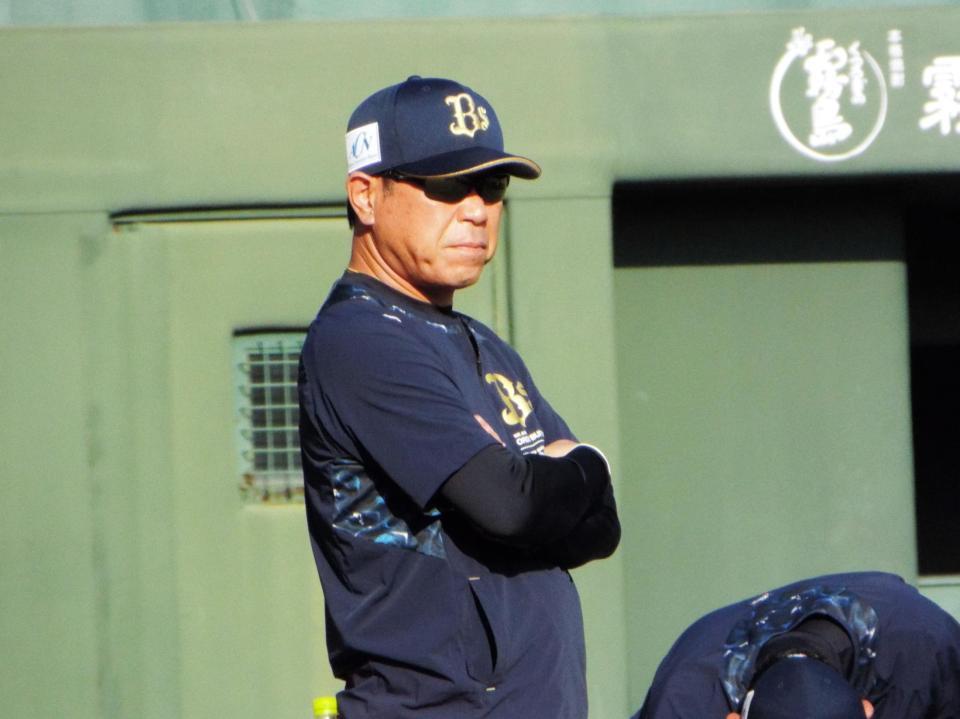 サンマリン宮崎の練習に参加した福良監督