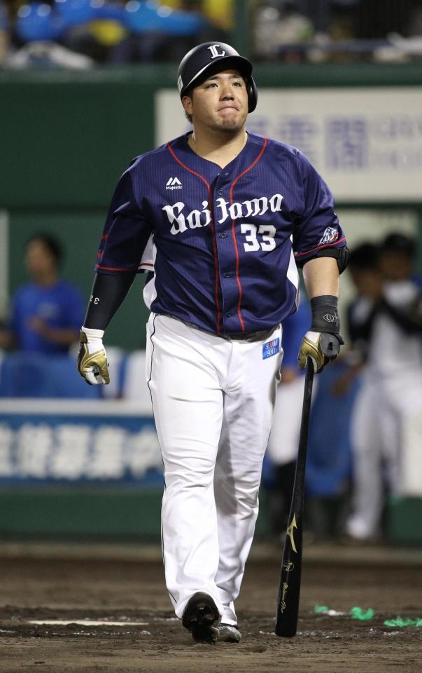 ７回２死、空振り三振の西武・山川