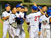 　日本に勝利し、喜ぶ台湾代表（撮影・中田匡峻）