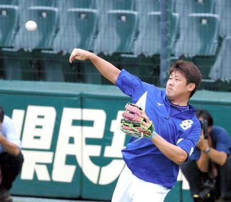 登板に向け調整する中日・松坂大輔＝甲子園（撮影・山口登）