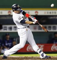 　５回オリックス無死、ロメロが右越えに本塁打を放つ＝ほっともっと神戸