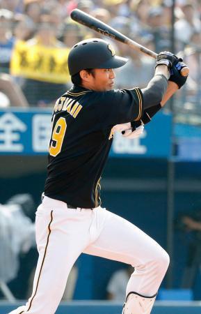 　３回阪神１死、藤浪が左越えに満塁本塁打を放つ＝横浜
