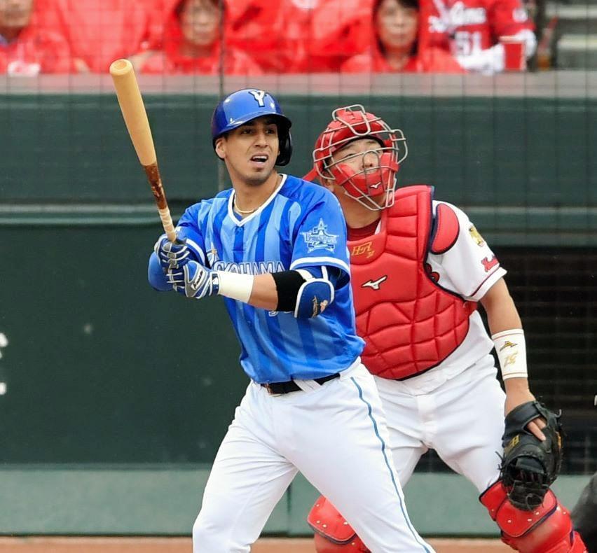 ３回ＤｅＮＡ無死一、二塁、左越えへ３ランを放つＤｅＮＡ　ネフタリ・ソト＝マツダスタジアム（撮影・田中太一）