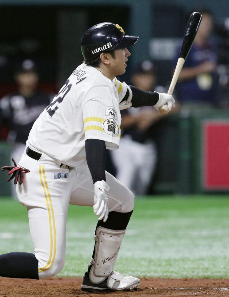 　５回、西田が左前に２点打を放つ