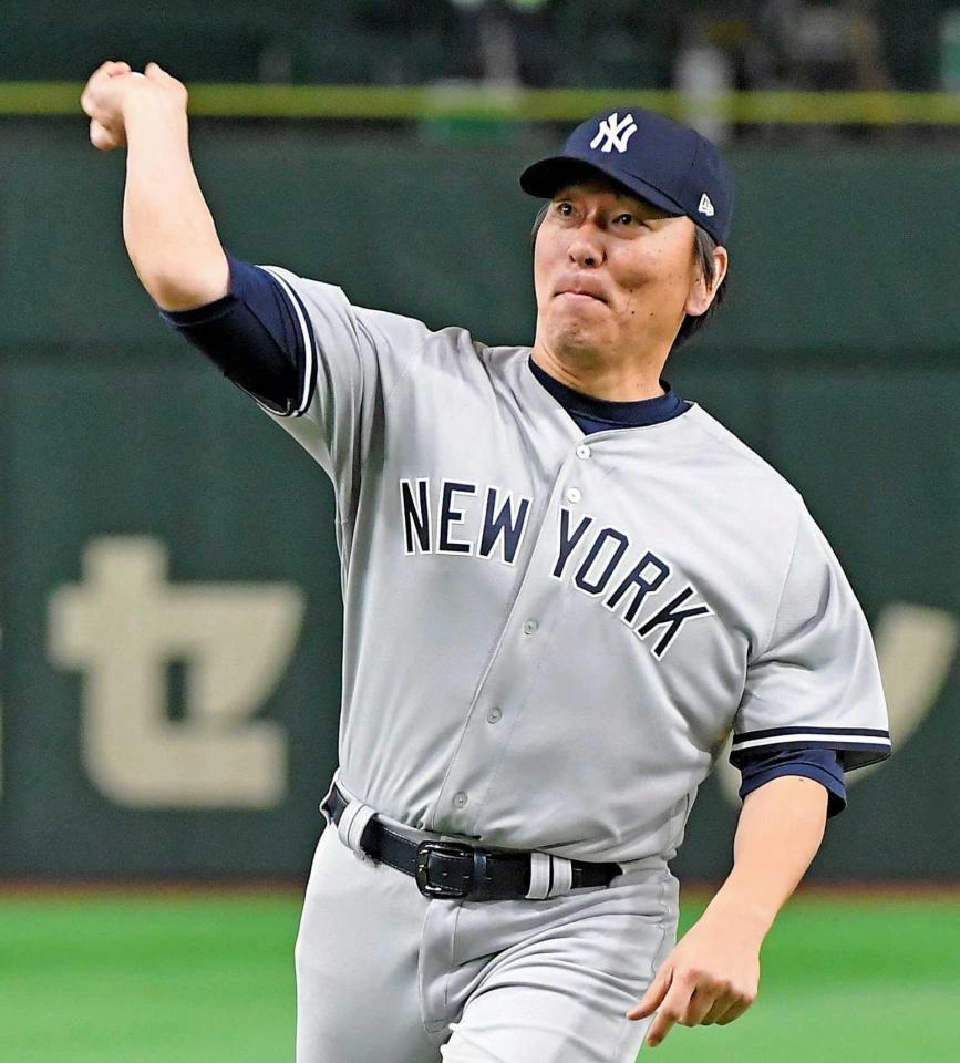 　始球式を務めるＭＬＢオールスターの一塁ベースコーチ松井秀喜氏