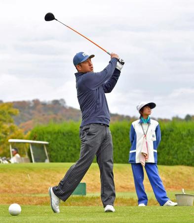 選手会ゴルフを楽しむオリックス・中島