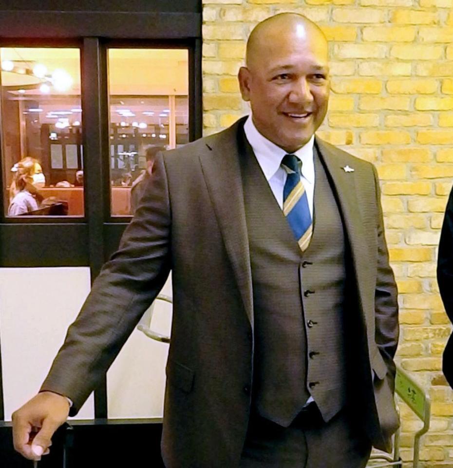 　秋季キャンプを終えて帰京したラミレス監督