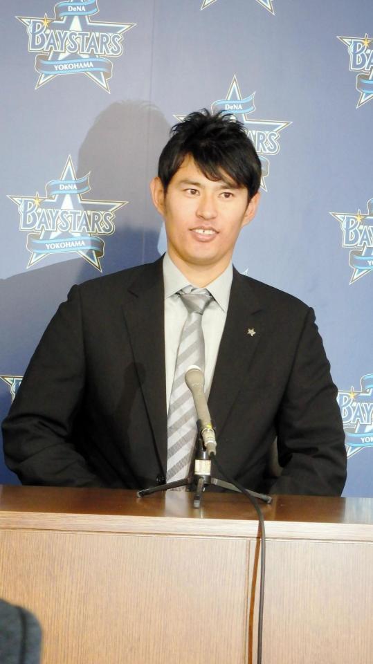 dena井納は1300万減の年俸70万円でサイン 僕がしっかりしていれば 野球 デイリースポーツ Online dena井納は1300万減の年俸70万円でサイン 僕がしっかりしていれば 野球 デイリースポーツ Online