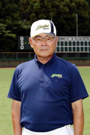 　今月限りで退任する名商大の中村順司総監督