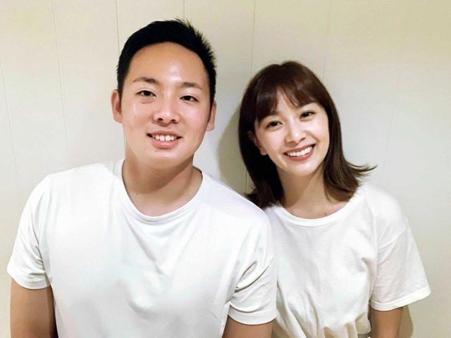 【写真】松井裕樹と石橋杏奈　幸せオーラ滲む白Tシャツのツーショット！