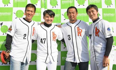 　福岡ダイエーホークスのユニホームを着た（左から）城島氏、杉内コーチ、松中氏、和田
