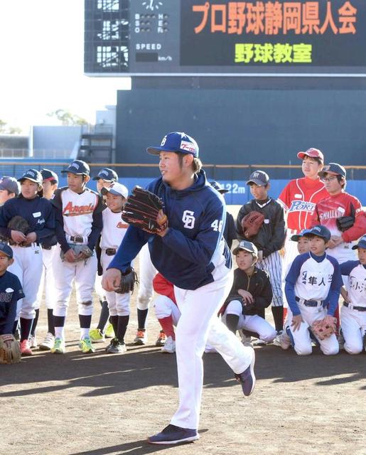 中日・鈴木、オリックス増井から守護神の極意学ぶ