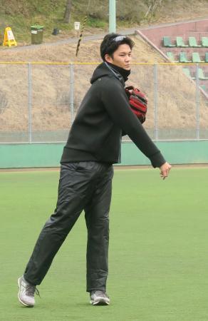 阪神の藤浪投手、「勝負の年」 母校大阪桐蔭高で練習公開