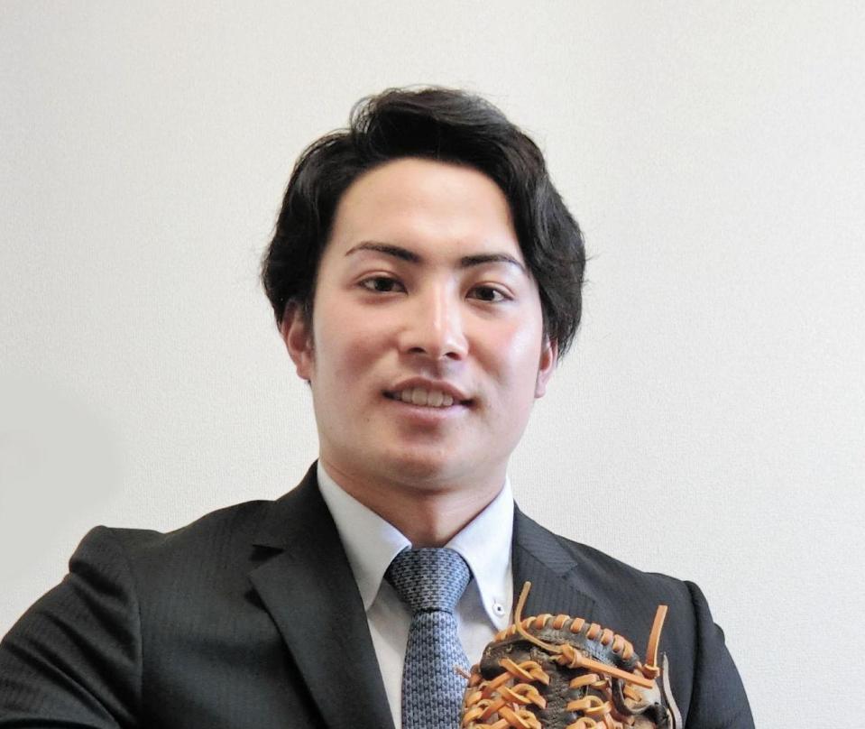 ヤクルトのドラ8・吉田は長年使用の“相棒”グラブ3つと入寮「こだわってやってきた」/野球/デイリースポーツ online