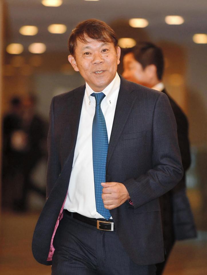 １２球団監督会議に出席した西村監督（撮影・出月俊成）