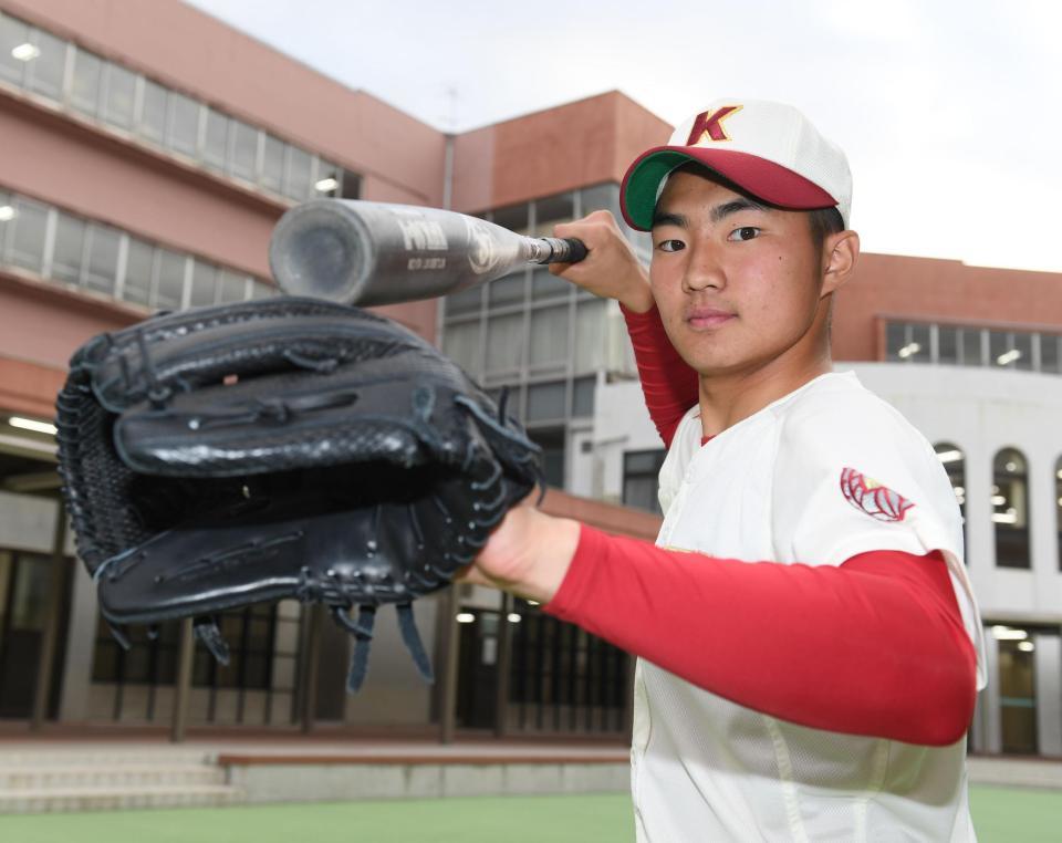 甲子園で二刀流の活躍を誓う春日部共栄・村田賢一＝埼玉県・春日部共栄高（撮影・金田祐二）