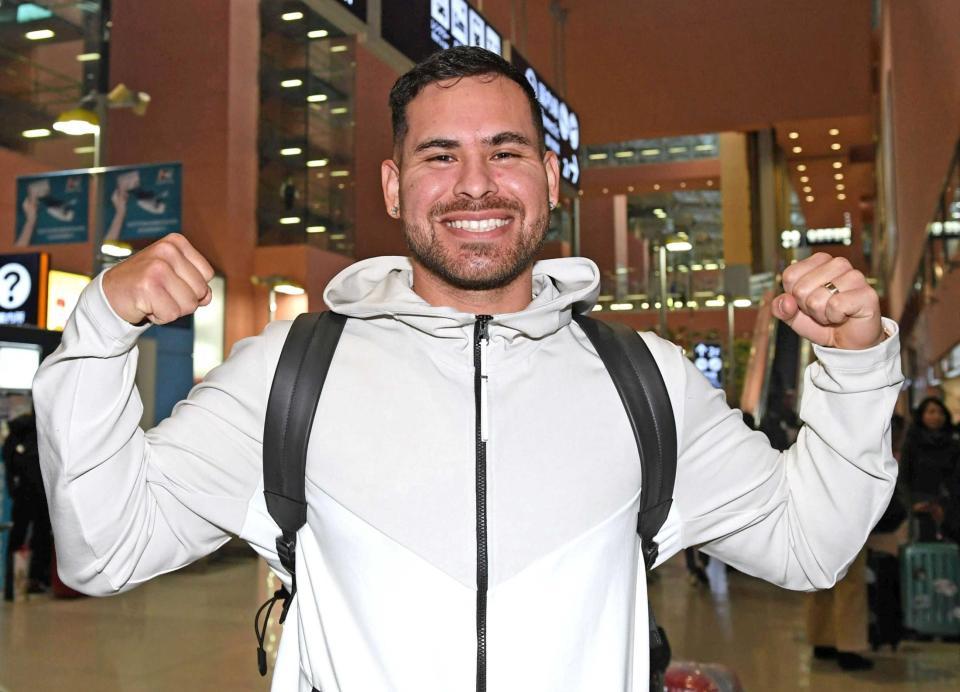 　再来日し笑顔を見せるロメロ