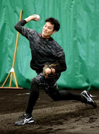 阪神、沖縄で合同自主トレ 藤浪や才木が投球練習